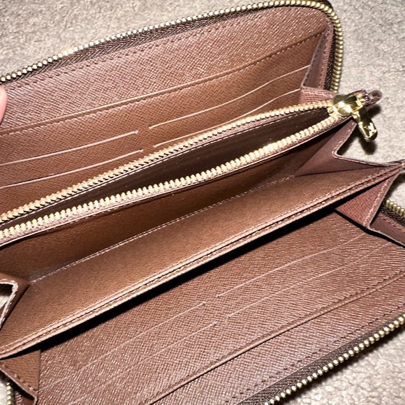 ❤️ SOLD! Louis Vuitton Damier Zippy Wallet - Pristine Condition - Picture 11 of 12